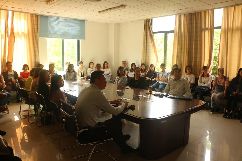 91九色
师生党员集中收看习近平主席在纪念马克思诞辰200周年大会上的重要讲话