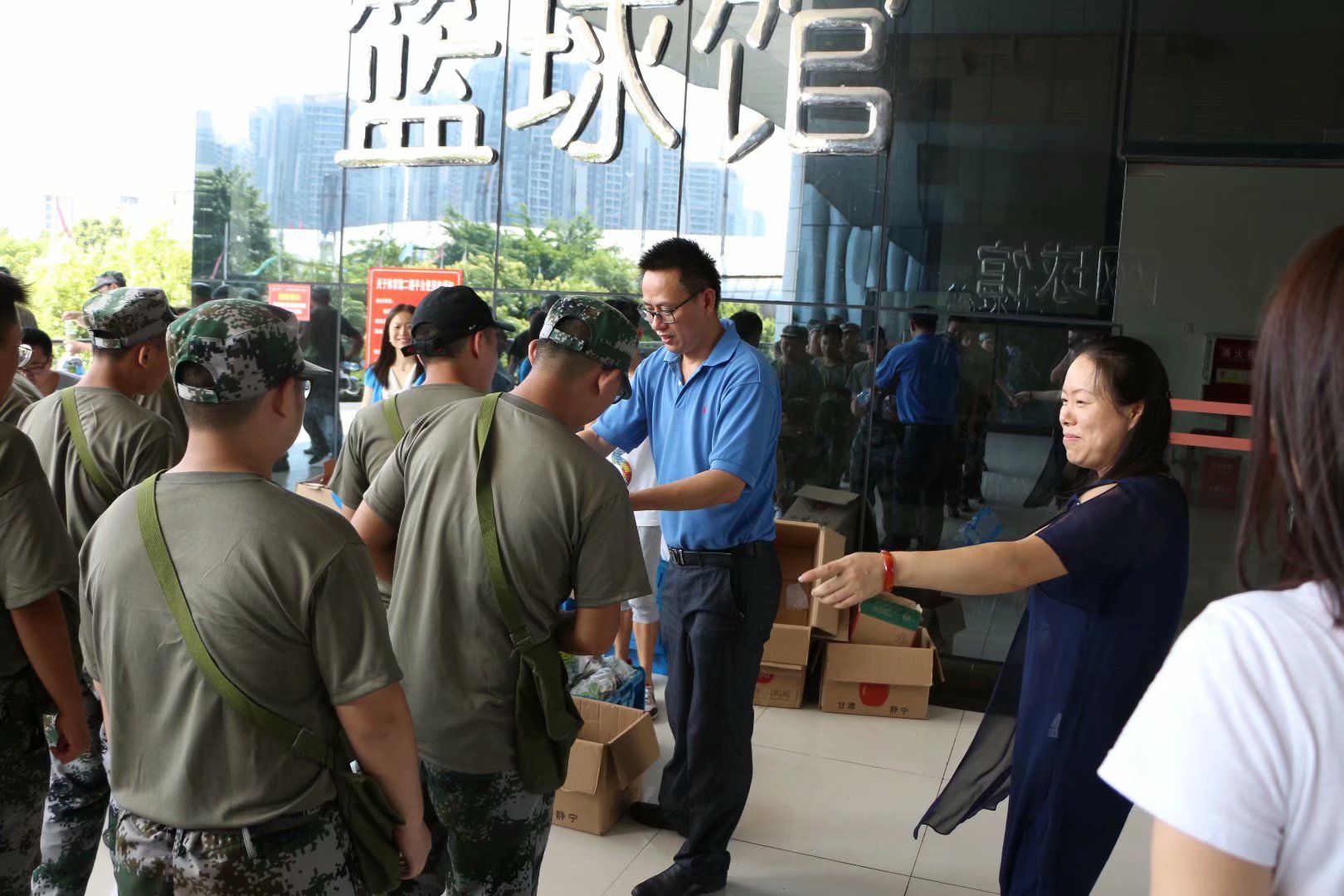 91九色
领导慰问军训中新生