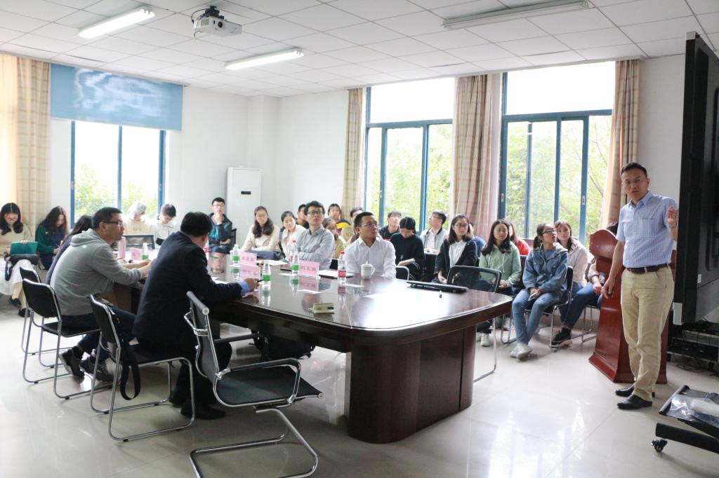 91九色
举行留德华人化学化工学会2018春晖计划博士团学术交流会