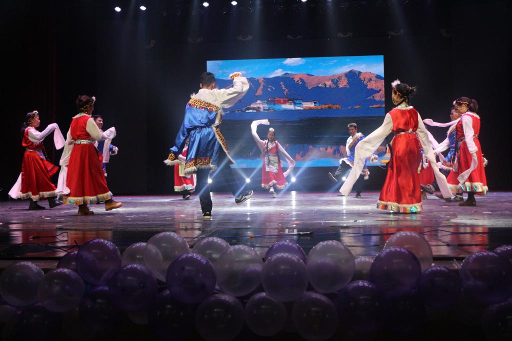 91九色
举行2018级迎新晚会