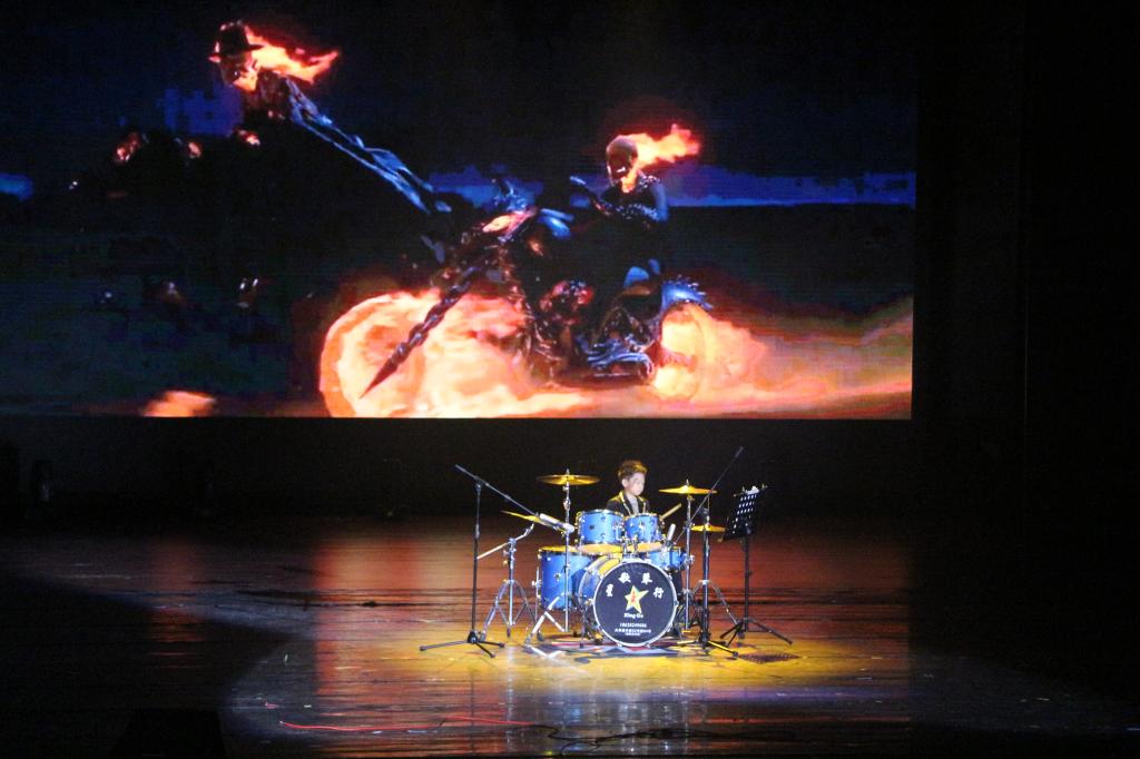 91九色
举行2018级迎新晚会