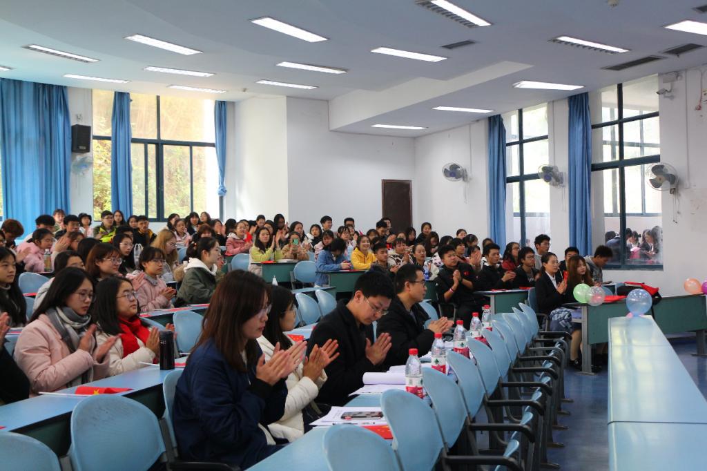 “纪念12.9运动学生党员承诺暨学生干部挂牌仪式”活动圆满召开